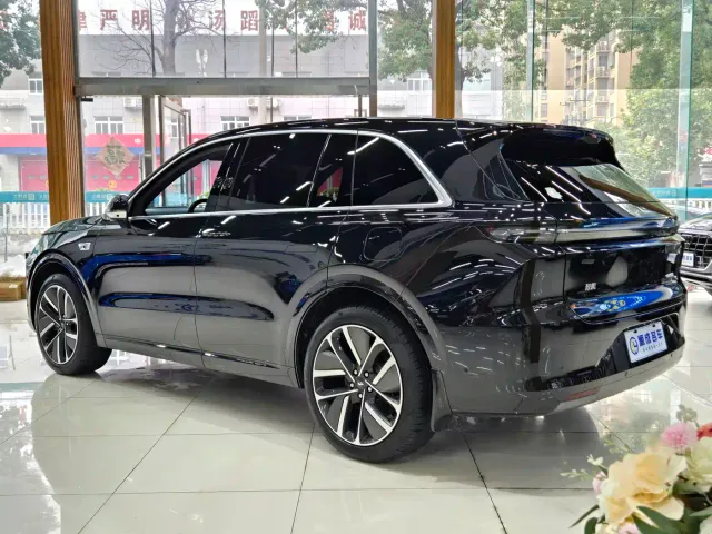 Li Auto L6 — Фото автомобиля 13