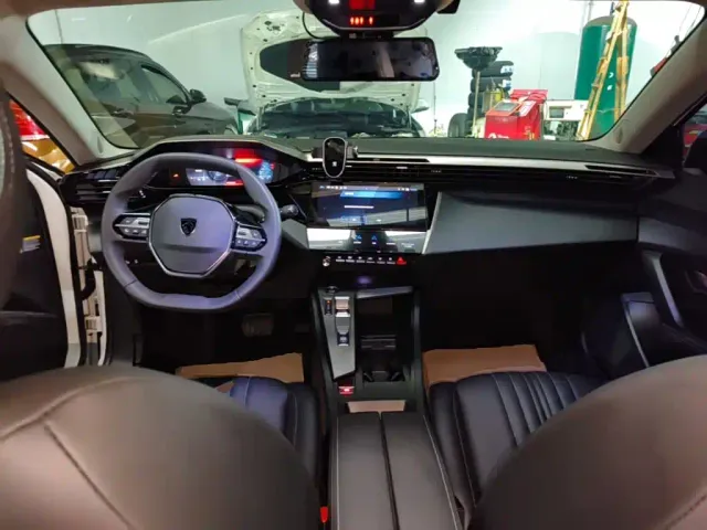 Peugeot 408X — Фото автомобиля 9