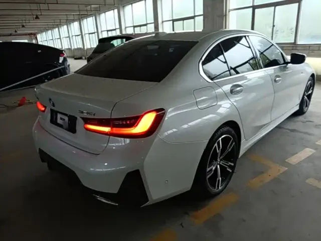 BMW 3 Series — Фото автомобиля 6