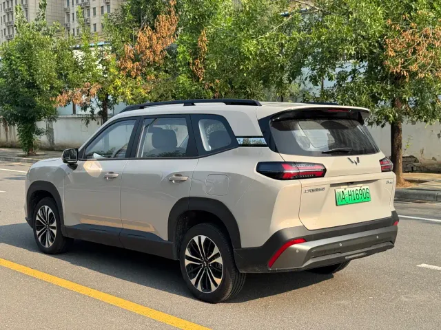 Wuling Starlight 560 — Фото автомобиля 12