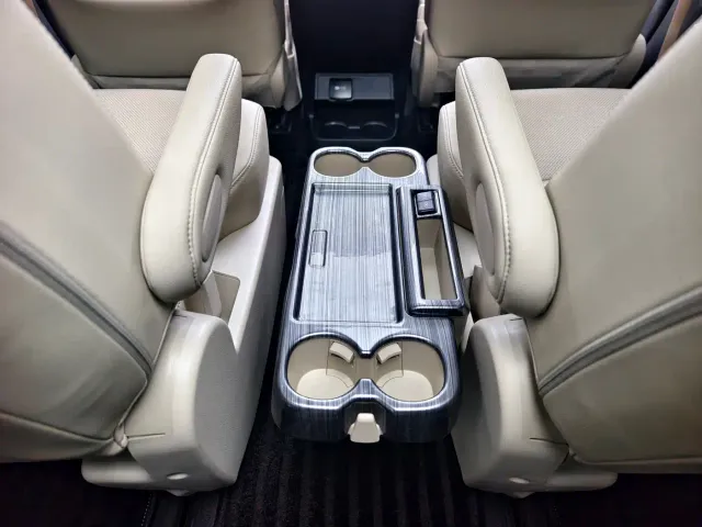 Toyota Granvia — Фото автомобиля 21