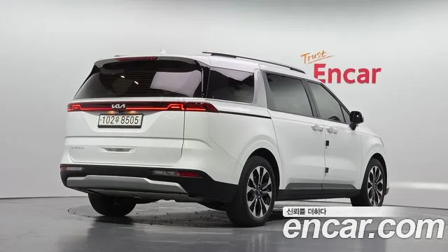 Kia Carnival Generation 4 — Фото автомобиля 2
