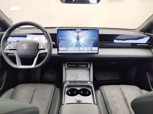 BYD Qin L — Фото автомобиля 4