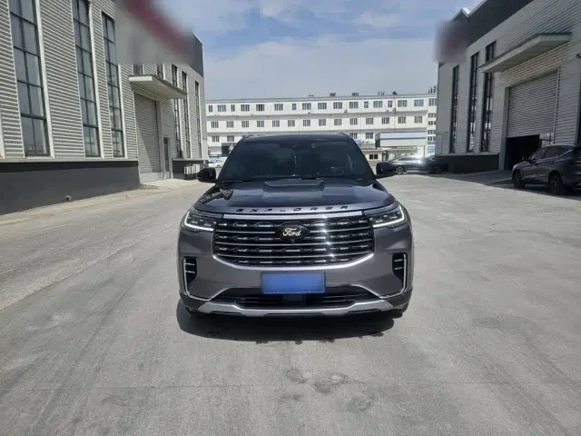 Ford Explorer — Фото автомобиля 4