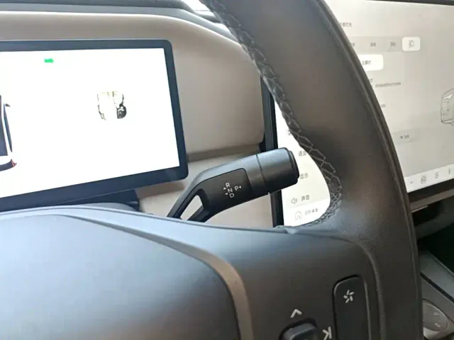 Volvo XC70 Plug-in Hybrid — Фото автомобиля 13
