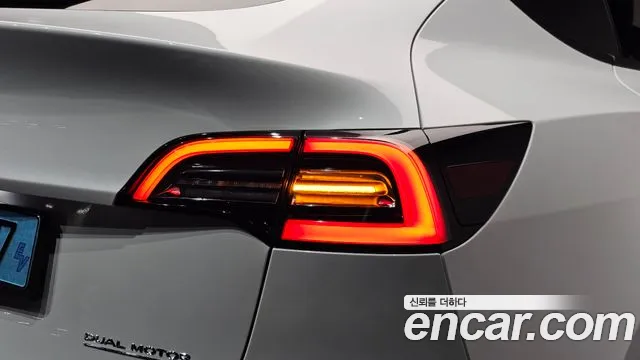 Tesla Model Y — Фото автомобиля 8