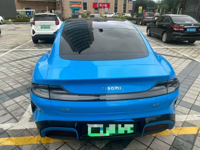 Xiaomi SU7 — Фото автомобиля 5