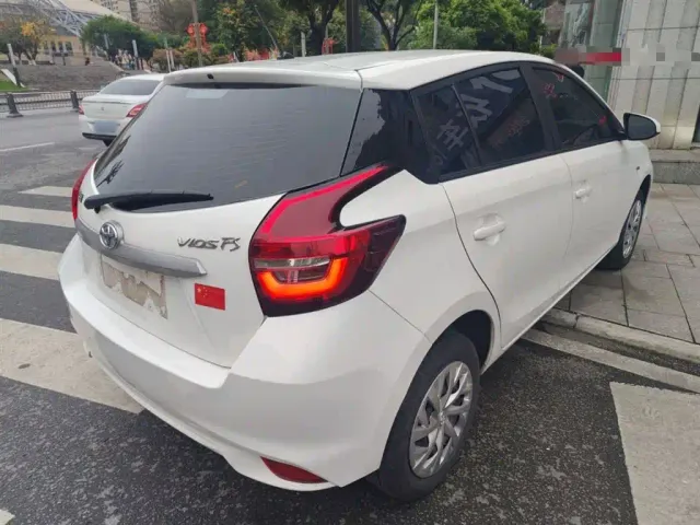 Toyota Vios FS — Фото автомобиля 6