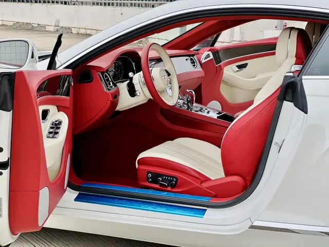 Bentley Continental — Фото автомобиля 4