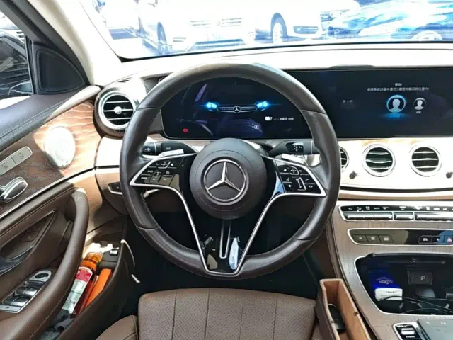 Mercedes-Benz E-Class — Фото автомобиля 10