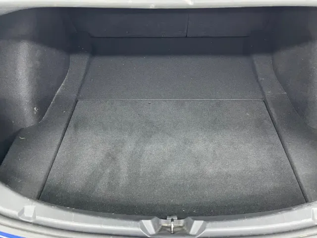 Tesla Model 3 — Фото автомобиля 29