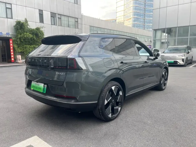 Volvo XC70 Plug-in Hybrid — Фото автомобиля 8