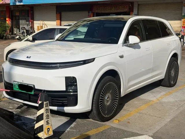 Фотография автомобиля — Li Auto L7