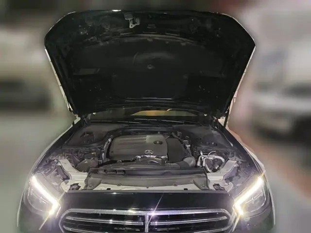 Mercedes-Benz E-Class — Фото автомобиля 9