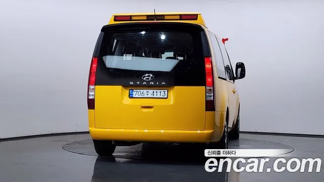 Hyundai Staria Staria L3.5 Школьный автобус — Фото автомобиля 4
