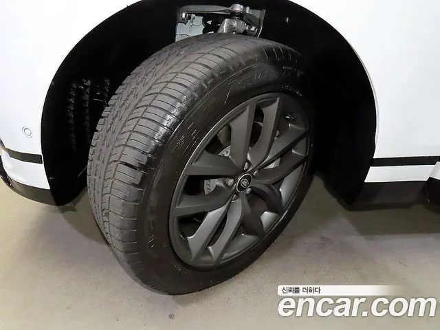 Land Rover Range Rover Velar — Фото автомобиля 14