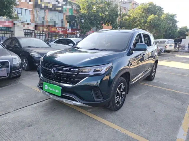 Фотография автомобиля — Forthing T5