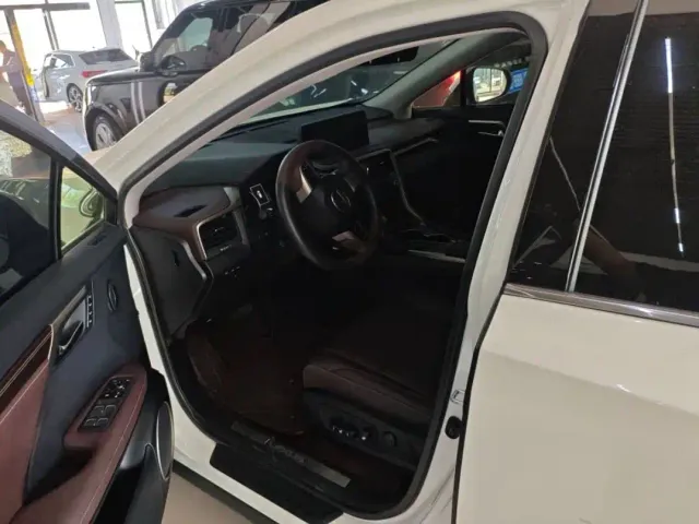 Lexus RX — Фото автомобиля 4