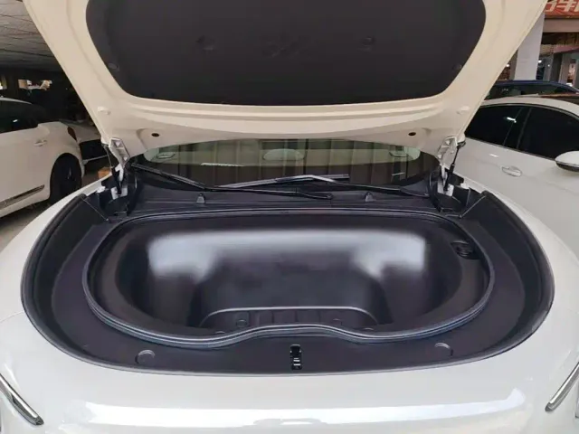 IM Motors LS6 — Фото автомобиля 19