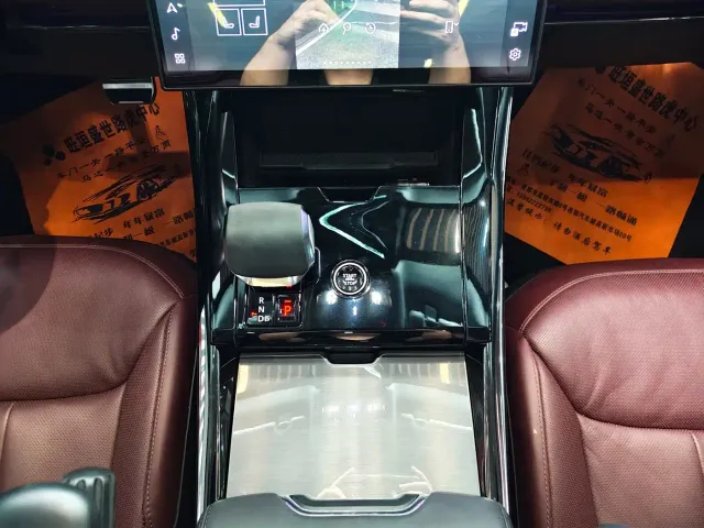 Land Rover Range Rover Sport — Фото автомобиля 12