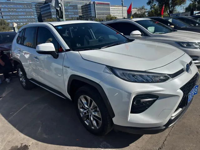 Toyota Wildlander — Фото автомобиля 3