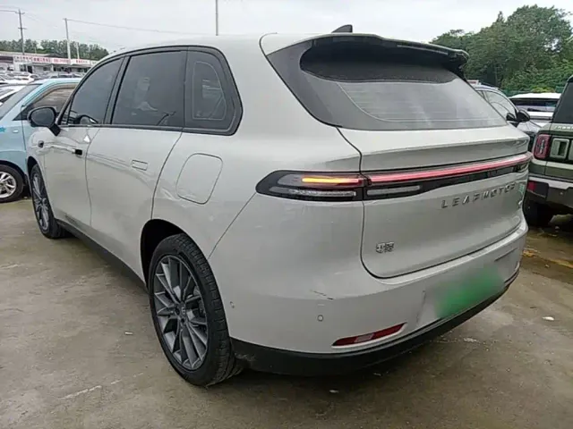 Leapmotor C10 — Фото автомобиля 4