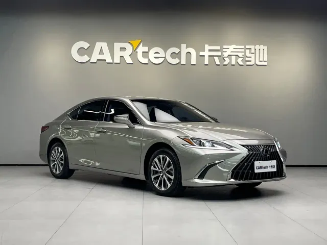 Lexus ES — Фото автомобиля 3