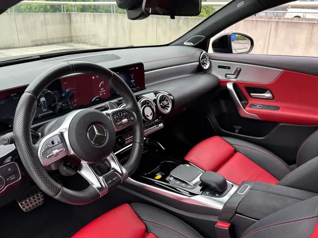 Mercedes-Benz Mercedes-Benz A-Class AMG 2022 AMG A 35 L 4MATIC — Фото автомобиля 9