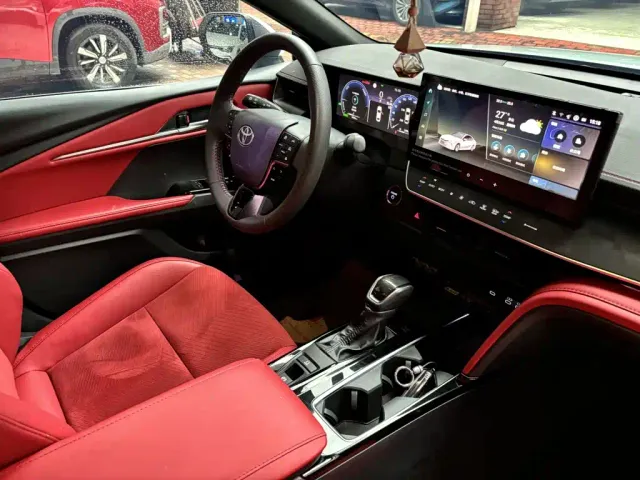 Toyota Camry — Фото автомобиля 12