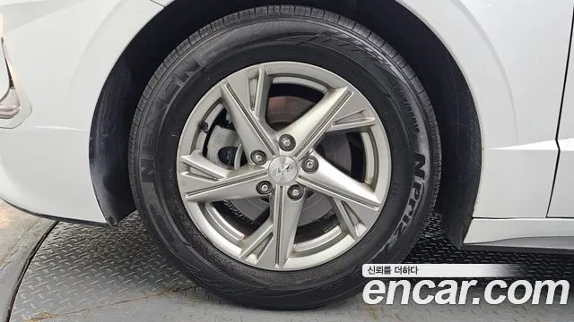 Hyundai Sonata Sonata (DN8) 2.0 LPG(Для проката) — Фото автомобиля 5