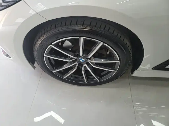 BMW 3 Series — Фото автомобиля 22