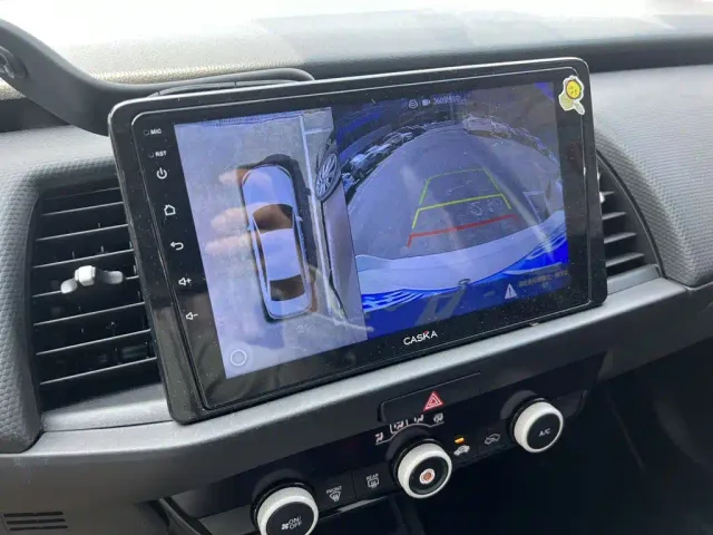 Honda Fit — Фото автомобиля 10