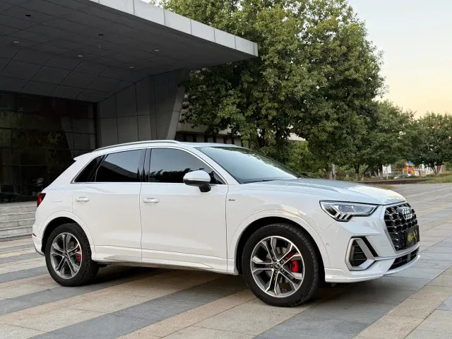 Audi Q3 — Фото автомобиля 3