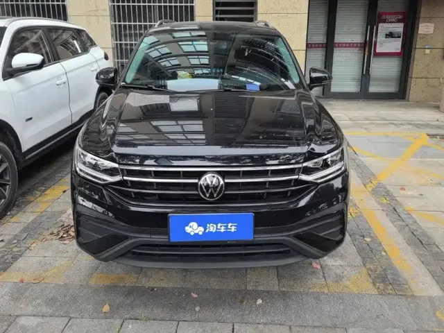Volkswagen Tiguan L — Фото автомобиля 2