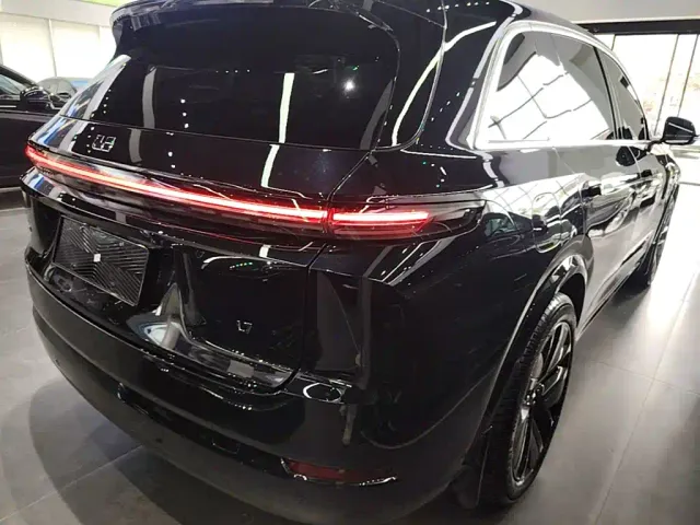 Li Auto L7 — Фото автомобиля 6