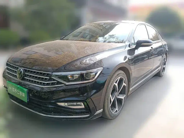 Фотография автомобиля — Volkswagen Magotan