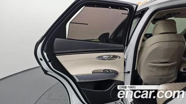 Genesis GV70 — Фото автомобиля 14