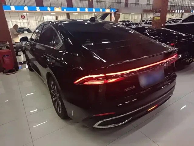 Lincoln Z — Фото автомобиля 4