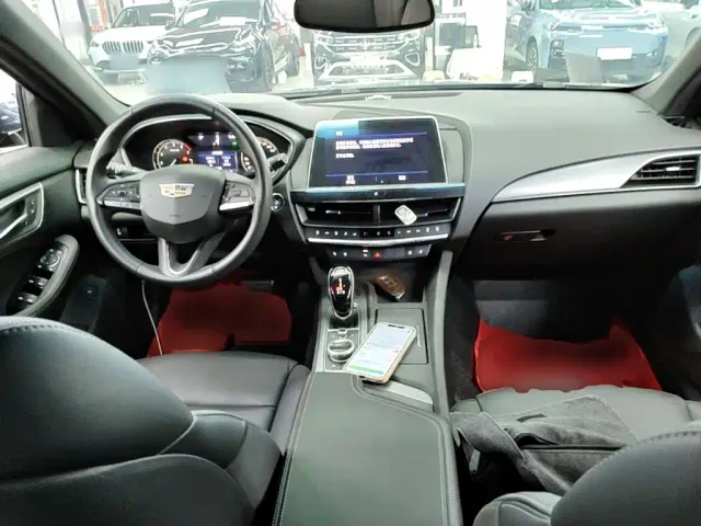 Cadillac CT5 — Фото автомобиля 9
