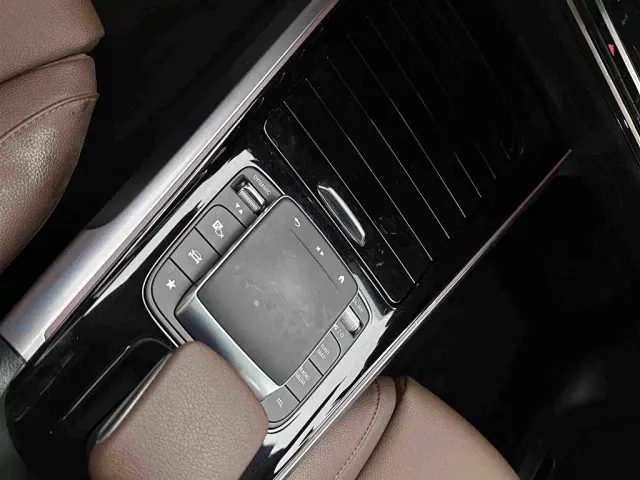 Mercedes-Benz GLB-Class — Фото автомобиля 13