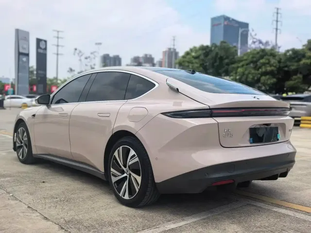 Nio ET5 — Фото автомобиля 6