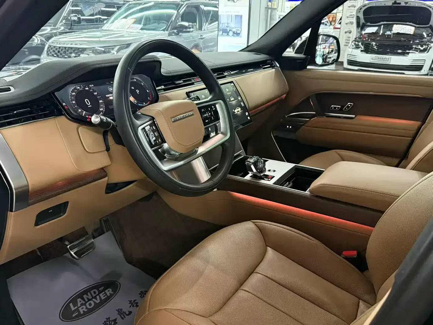 Land Rover Range Rover 2023 3.0 L6 360PS Golden Age Edition — Фото автомобиля 4