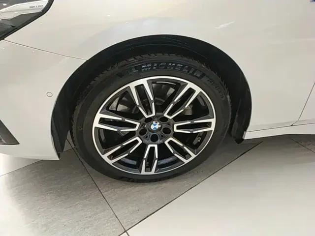 BMW 5 Series — Фото автомобиля 22