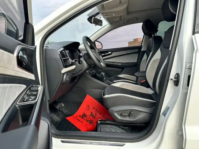 Jetta VS7 — Фото автомобиля 11