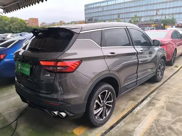 Geely Binyue — Фото автомобиля 6