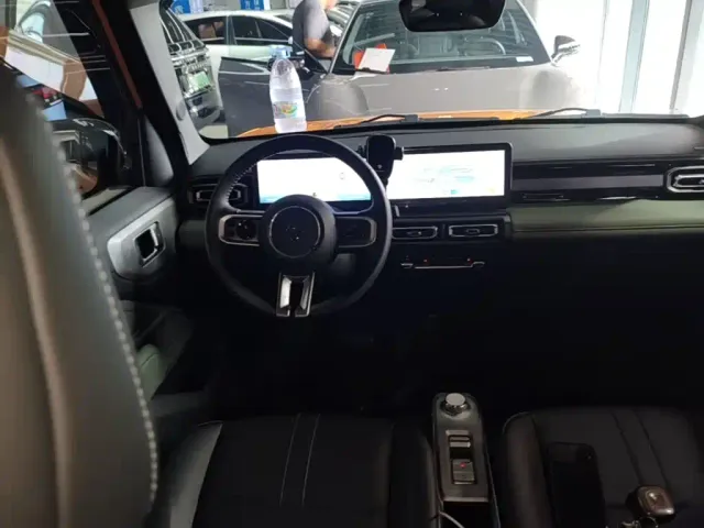 Baojun Yep — Фото автомобиля 6