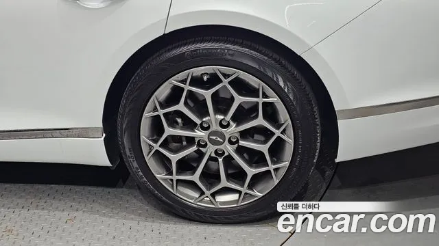 Genesis G80 Бензин 3.5 турбо AWD — Фото автомобиля 5