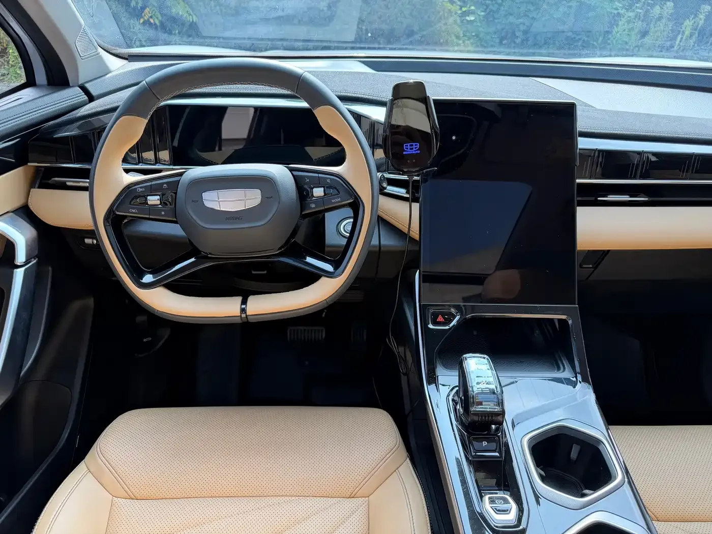 Geely Boyue L 2023 2.0TD DCT Premium Model — Фото автомобиля 12