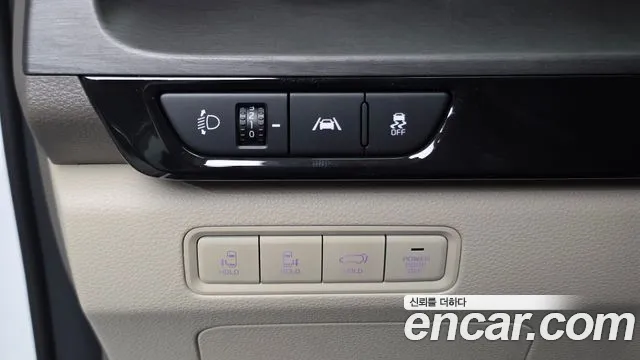 Kia Carnival Generation 4 — Фото автомобиля 28