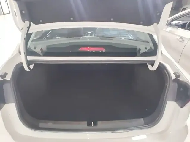 Geely Emgrand — Фото автомобиля 18